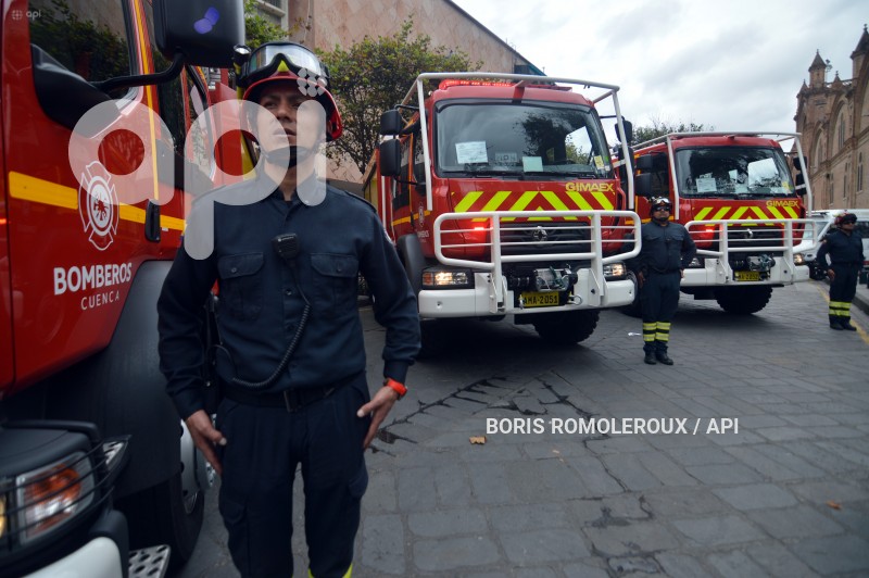 CUENCA-ENTREGA VEHICULOS-BOMBEROS