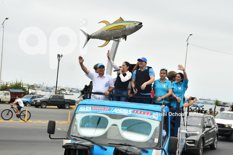 MANTA-LUISA-GONZALEZ-CIERRE-CAMPANA