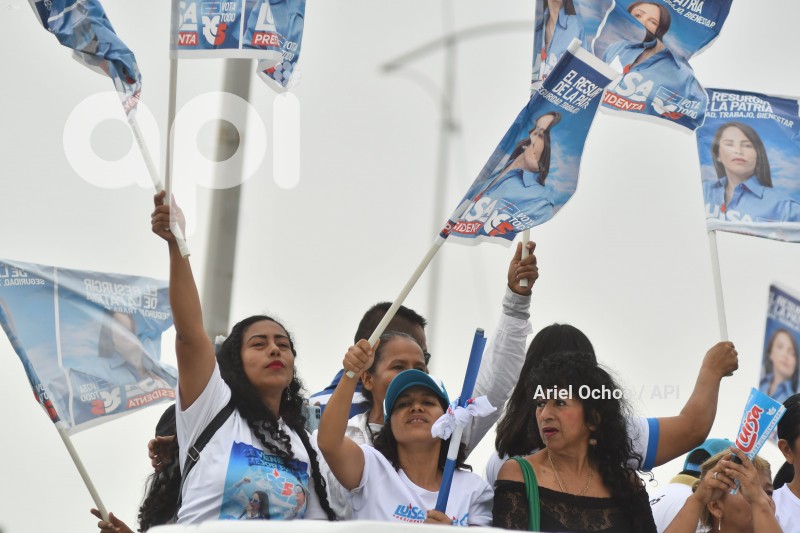 MANTA-LUISA-GONZALEZ-CIERRE-CAMPANA