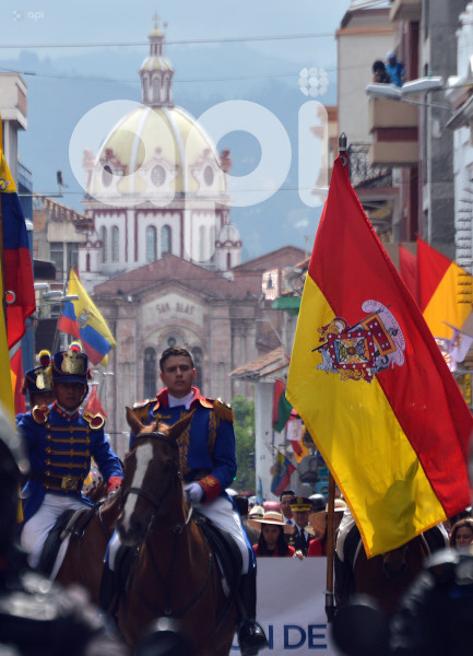 CUENCA-DESFILE ESTUDIANTIL-FIESTAS NOVIEMBRINAS