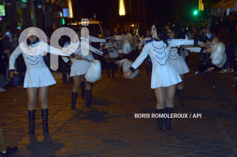 CUENCA-DESFILE BANDAS DE GUERRA-EX ALUMNOS COLEGIOS