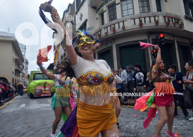CUENCA-DESFILE CARNAVAL-2024
