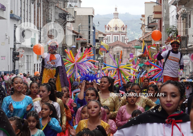 CUENCA-DESFILE CARNAVAL-2024