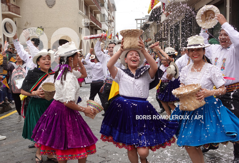CUENCA-DESFILE CARNAVAL-2024