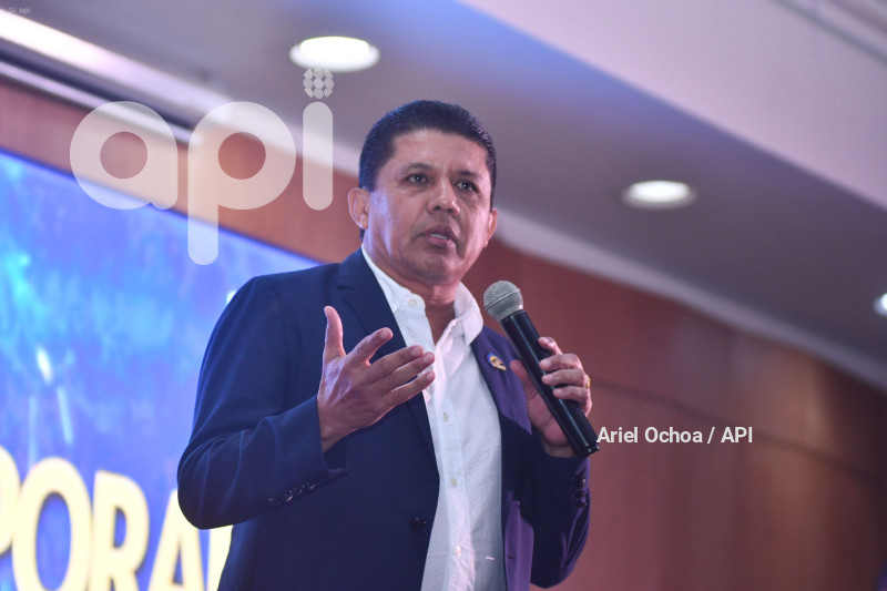 FBL-DELFIN-CAMISETA-PRESENTACION