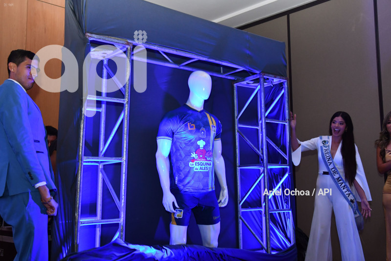 FBL-DELFIN-CAMISETA-PRESENTACION