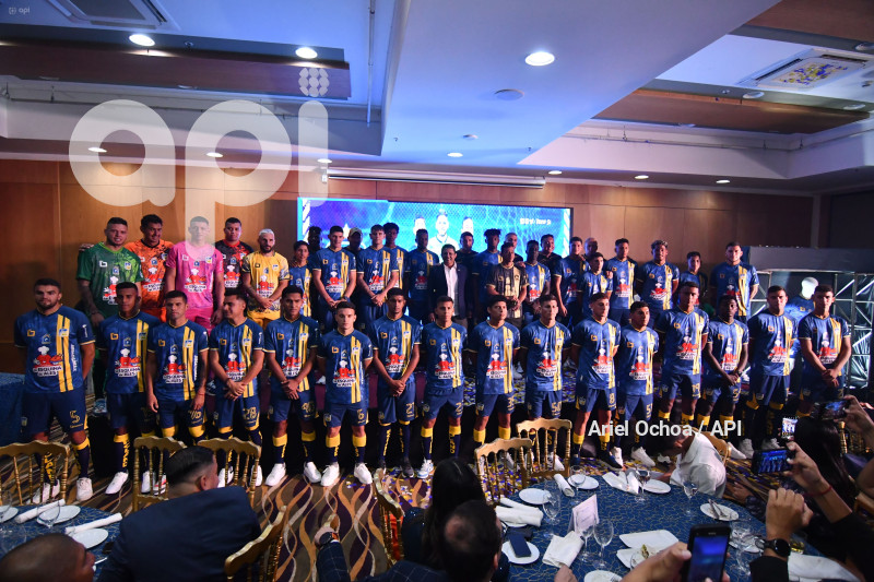 FBL-DELFIN-CAMISETA-PRESENTACION
