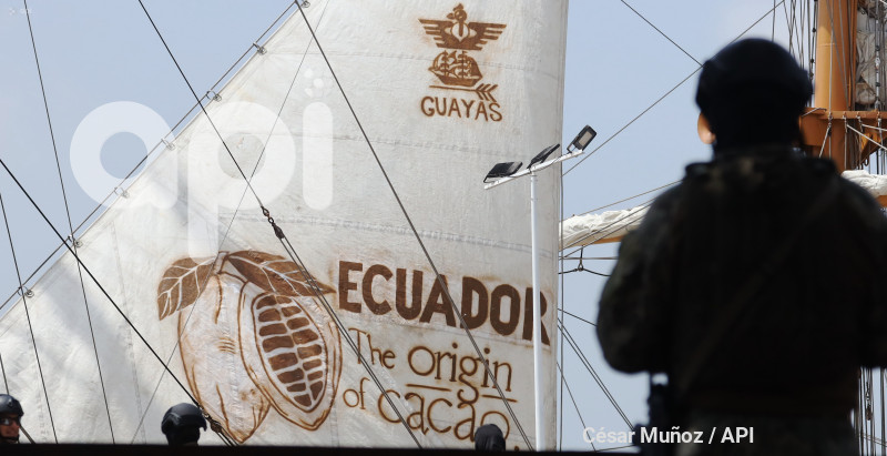 GYE-ZARPE BUQUE ESCUELA GUAYAS