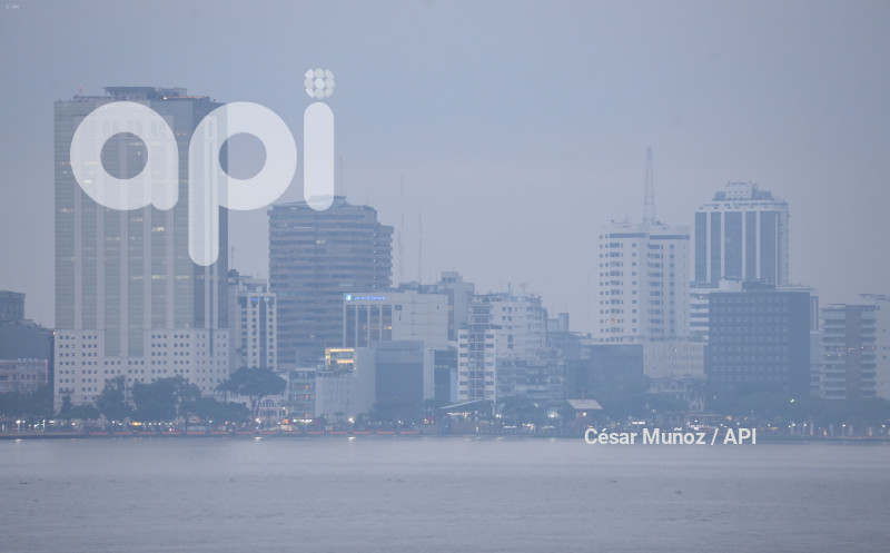 GYE-NEBLINA EN GUAYAQUIL