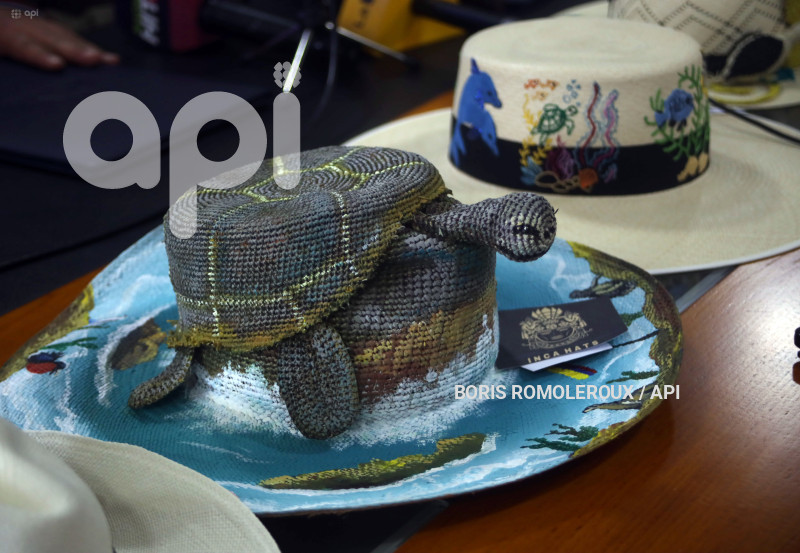 CUENCA-PROMOCION-SOMBRERO PAJA TOQUILLA-GALAPAGOS