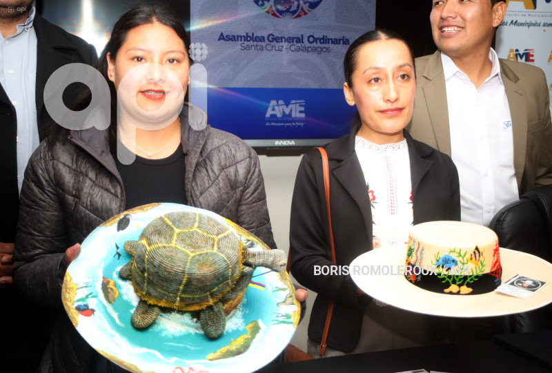 CUENCA-PROMOCION-SOMBRERO PAJA TOQUILLA-GALAPAGOS