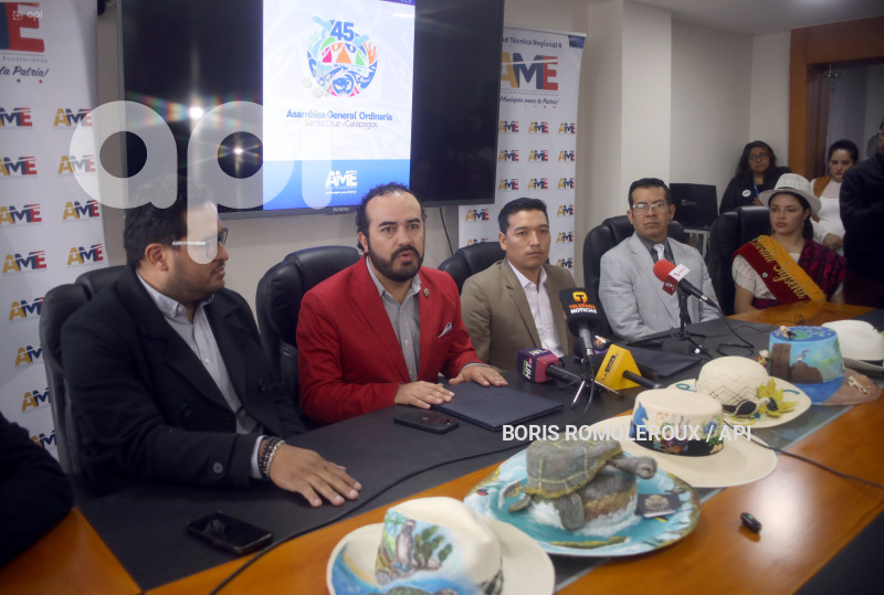 CUENCA-PROMOCION-SOMBRERO PAJA TOQUILLA-GALAPAGOS