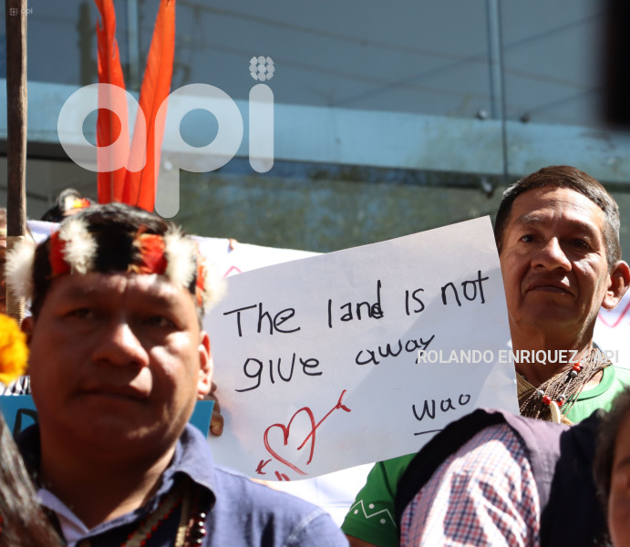 WAORANIS  EN CORTE CONSTITUCIONAL