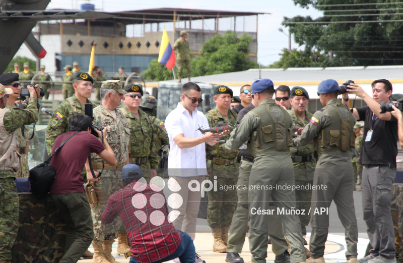 GYE-ENTREGA HELICOPTEROS