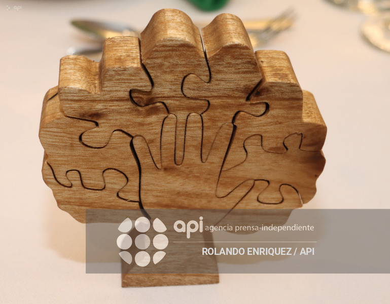 BOMBEROS JUNTOS CONTRA EL FUEGO