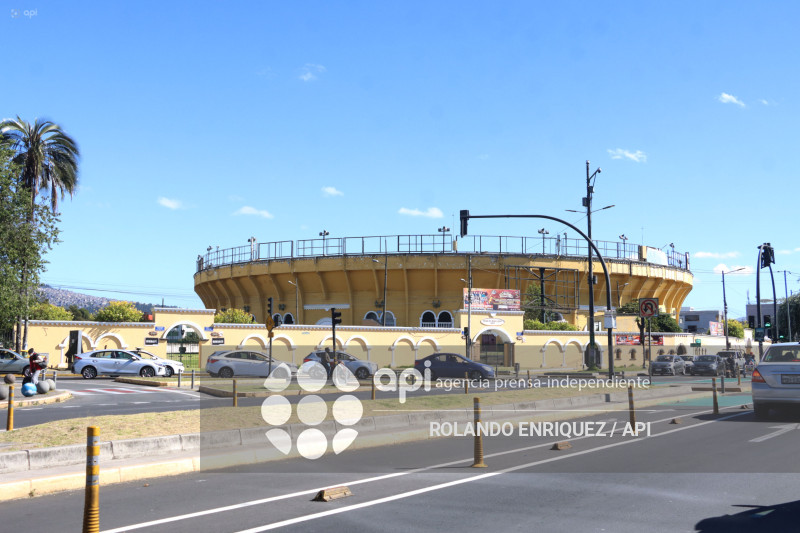 PLAZA DE TOROS QUITO