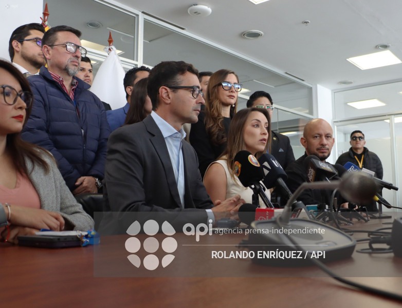 RUEDA DE PRENSA ADN
