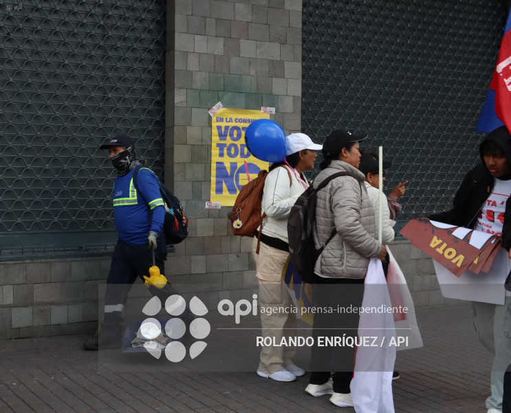 MARCHA ORGANIZACIONES SOCIALES POR EL NO