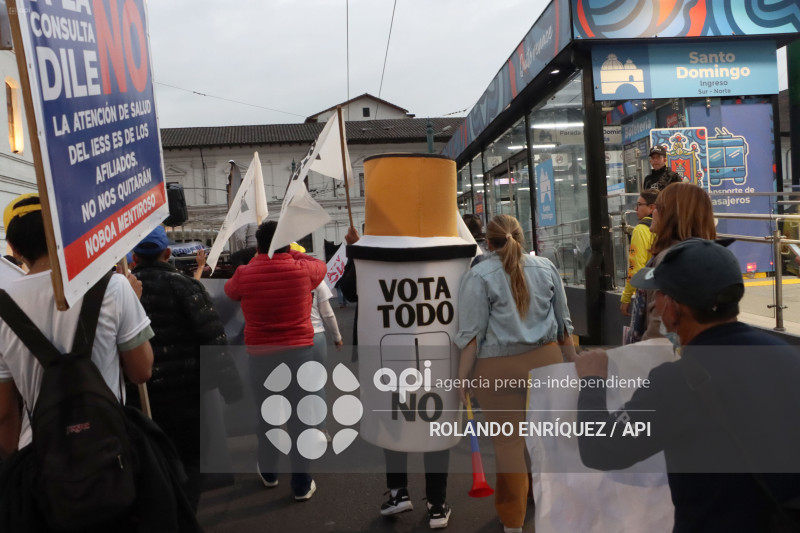MARCHA ORGANIZACIONES SOCIALES POR EL NO