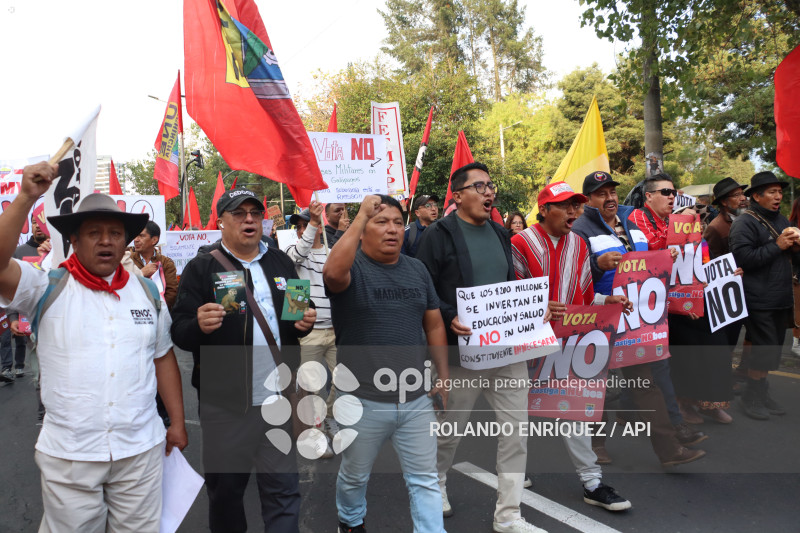 MARCHA ORGANIZACIONES SOCIALES POR EL NO