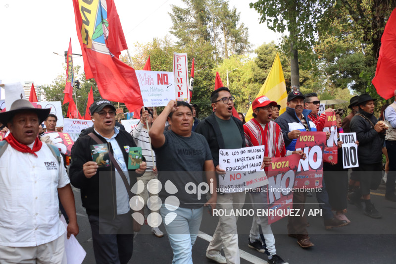 MARCHA ORGANIZACIONES SOCIALES POR EL NO