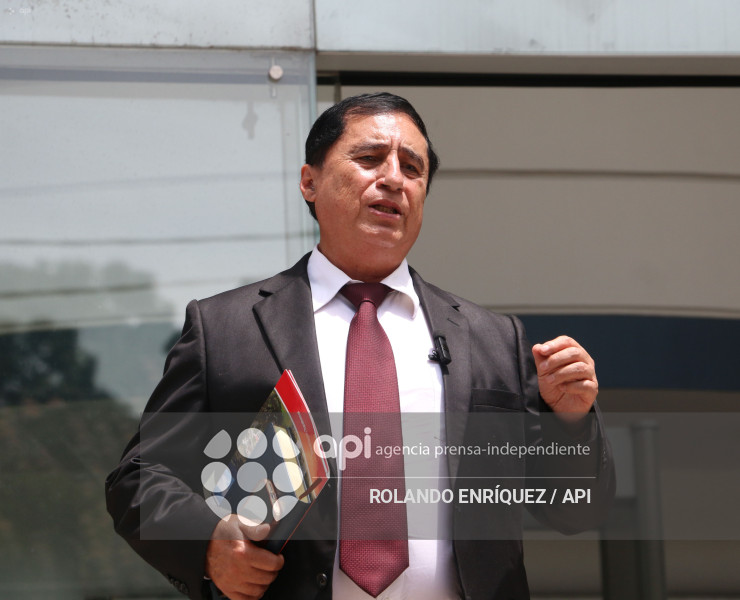 ALCALDE SOZORANGA PRESENTA AMICUS CURIAE EN CONTRA LEY DEL COOTAD