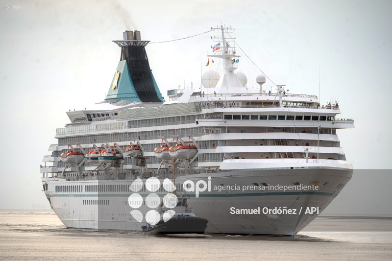 ESM-VISITA CRUCERO ARTANIA