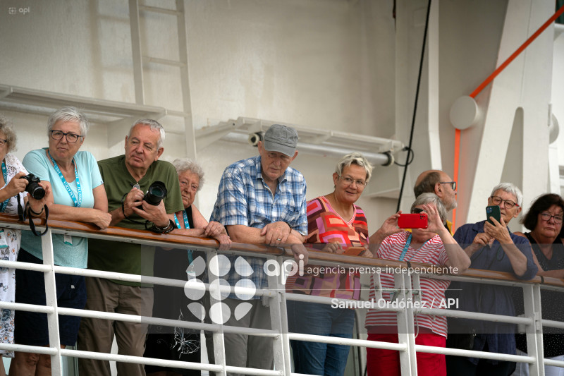 ESM-VISITA CRUCERO ARTANIA