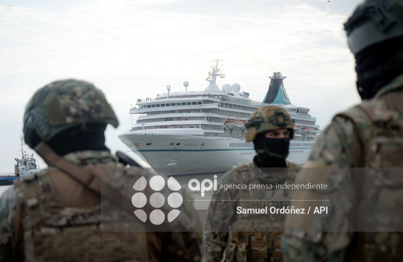 ESM-VISITA CRUCERO ARTANIA