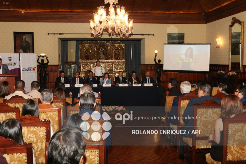 ACCESO A PROGRAMAS DEL GOBIERNO POR LA CEDULA