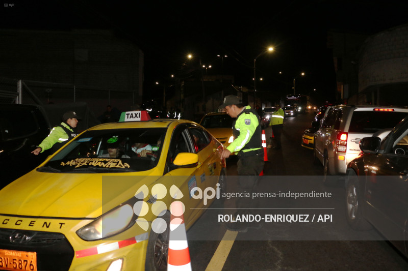 POLICIA OPERATIVOS SEGURIDAD COMITE DEL PUEBLO