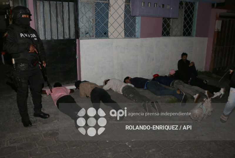 POLICIA OPERATIVOS SEGURIDAD COMITE DEL PUEBLO