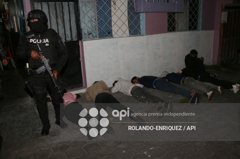 POLICIA OPERATIVOS SEGURIDAD COMITE DEL PUEBLO