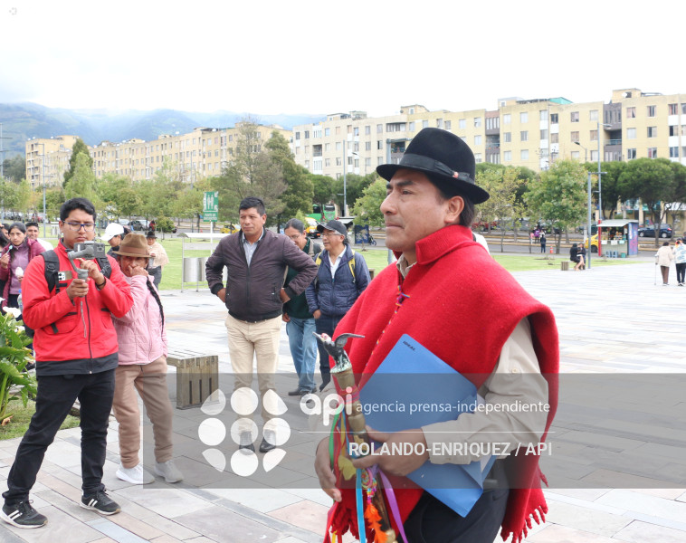 LEONIDAS IZA SECRETARIA DE PUEBLOS