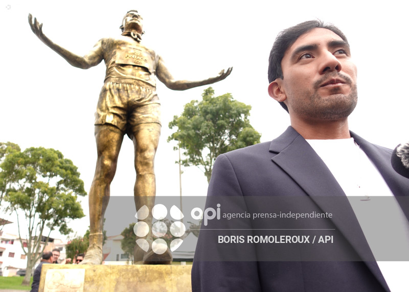 CUENCA-DEVILIZAMIENTO MONUMENTO A DANIEL PINTADO