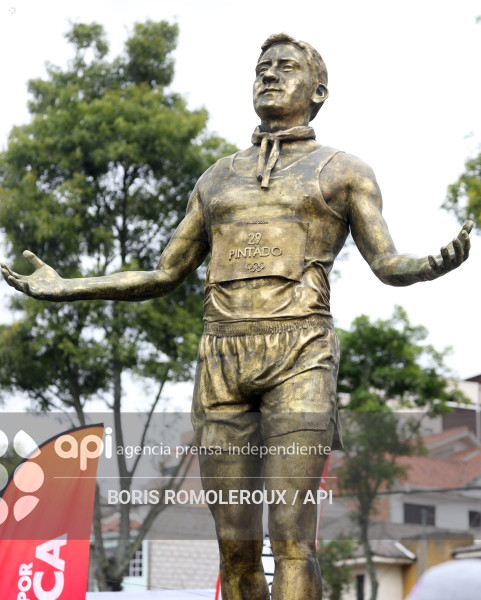 CUENCA-DEVILIZAMIENTO MONUMENTO A DANIEL PINTADO