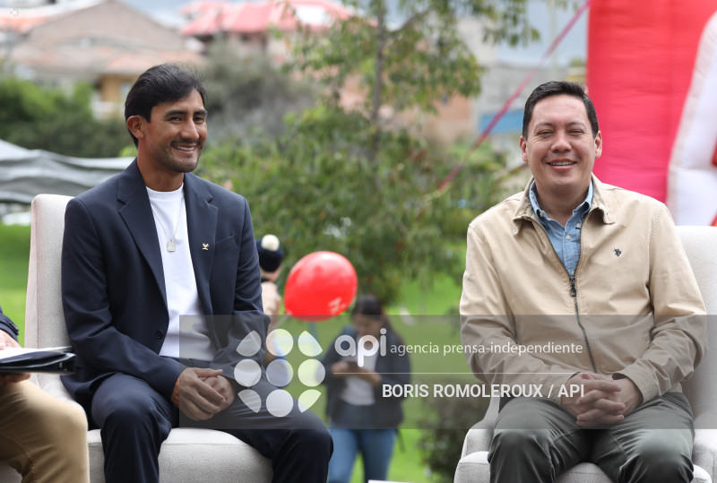 CUENCA-DEVILIZAMIENTO MONUMENTO A DANIEL PINTADO