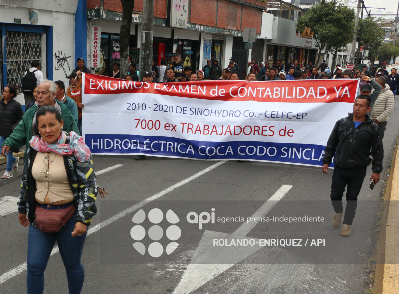 MARCHA EX TRABAJADORES SINOHYDRO