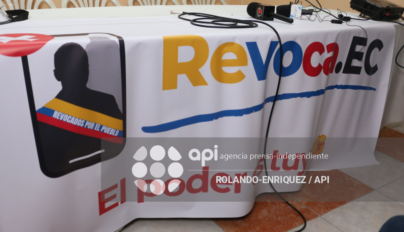 REVOCATORIA MANDATO AL PRESIDENTE NOBOA