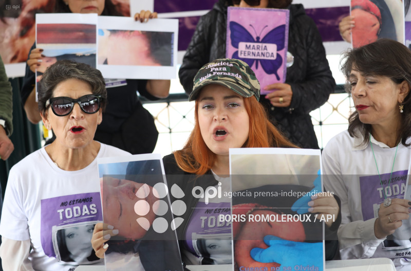 CUENCA-PLANTON FAMILIARES MARIA FERNANDA LOPEZ-FEMICIDIO