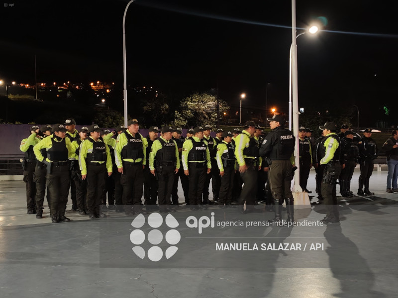 POLICIA TOQUE DE QUEDA EN PICHINCHA