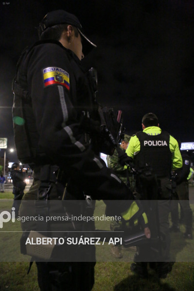 MILITARES TOQUE DE QUEDA EN PICHINCHA