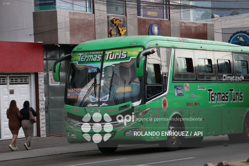 TRANSPORTISTAS REDUCEN FRECUENCIAS