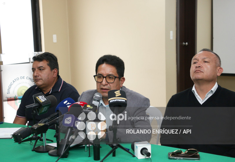 TRANSPORTISTAS REDUCEN FRECUENCIAS