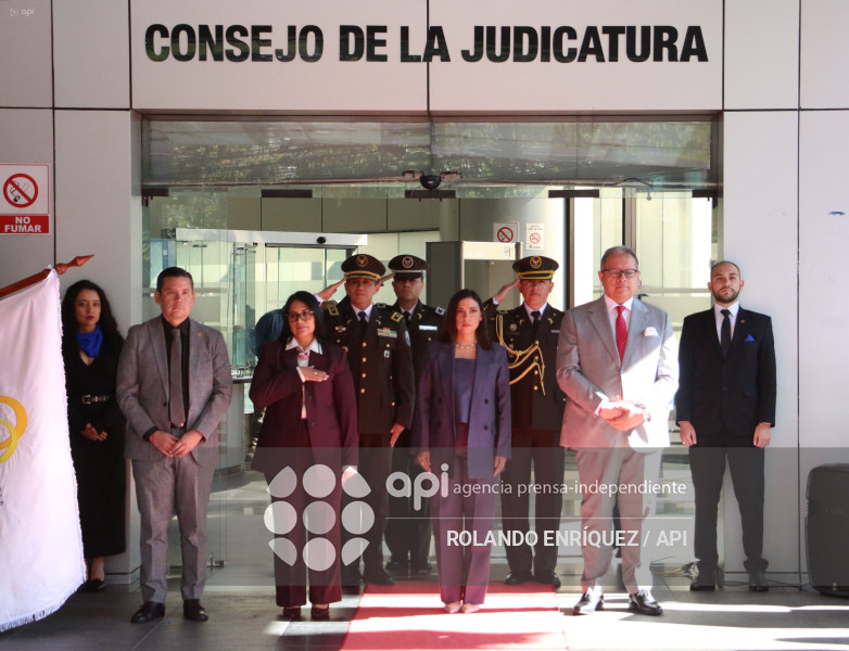 MERCEDES CAICEDO JUDICATURA