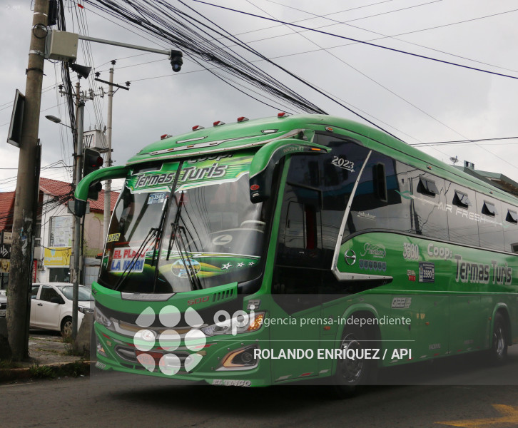 TRANSPORTISTAS REDUCEN FRECUENCIAS