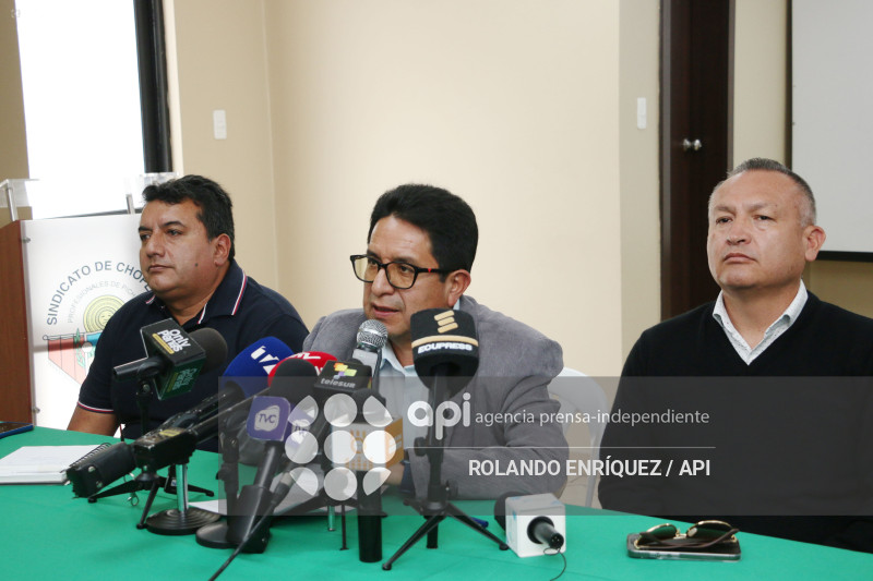 TRANSPORTISTAS REDUCEN FRECUENCIAS
