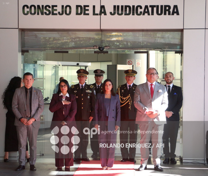 MERCEDES CAICEDO JUDICATURA
