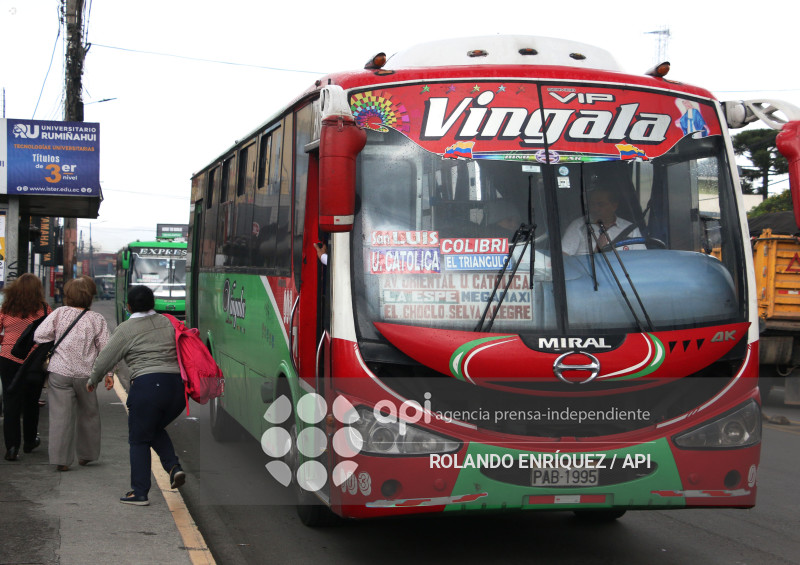 TRANSPORTISTAS REDUCEN FRECUENCIAS