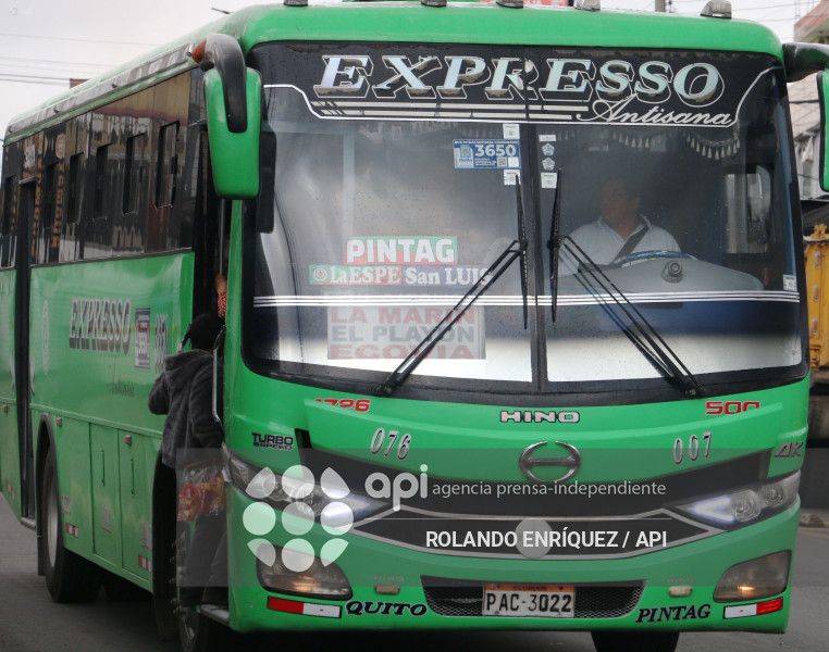 TRANSPORTISTAS REDUCEN FRECUENCIAS